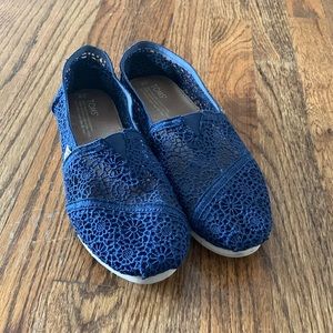 TOMS Navy Crochet